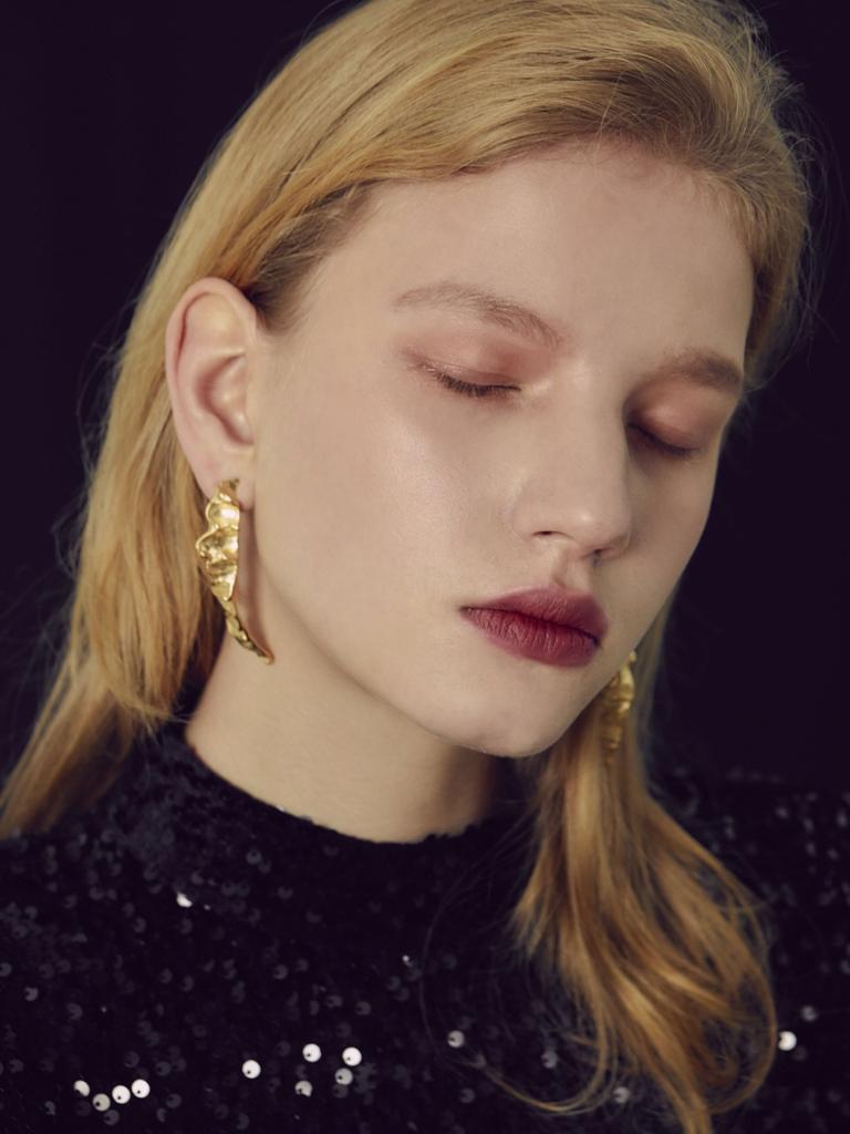Ohrlin Twist Long Earring