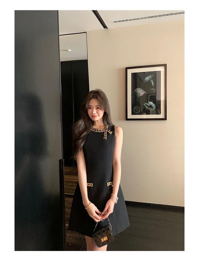 Miu-Style Sleek Socialite Design: Bright Silk Sleeveless A-Line Little Black Dress, Summer Edition