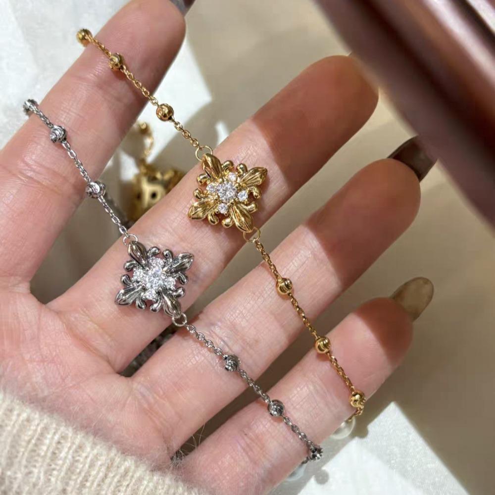 Four-leaf Clover Necklace Luxurious and Versatile High-end Sweater Chain Long Pendant Accessory