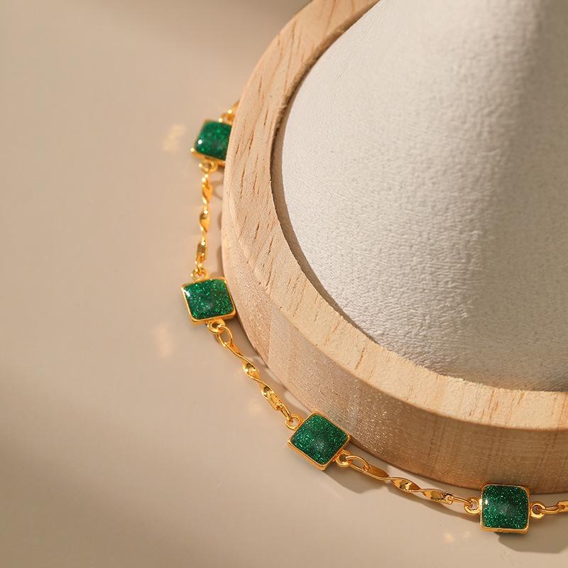 Emerald Square Drop Oil Design 18k Gold Plated Elegant Clavicle Necklace For Women