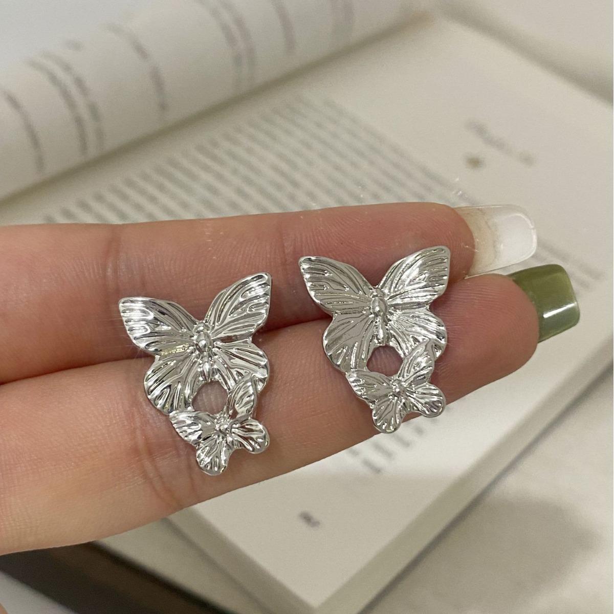 Elegant Retro Stripe Double Butterfly Earrings: Unique, Versatile Ear Jewelry for Women