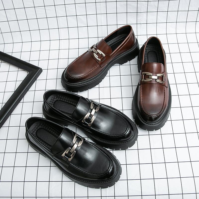 22 neue Plateau-Schuhe zur Absatzsteigerung mit großem Kopf aus Leder Lackleder lässige Schuhe mit dickem Absatz Friseur trendige Schuhe