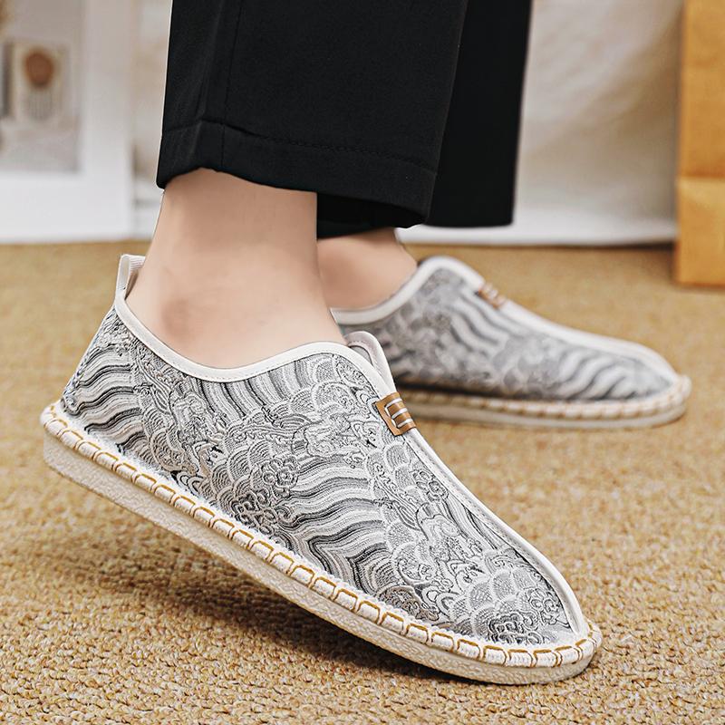 Fashion New Ethnic Style Mens Cloth Shoes Breathable Slip On Flats Men Casual Loafer Classic Embroidered Chinese Style Kung Fu Shoes Men