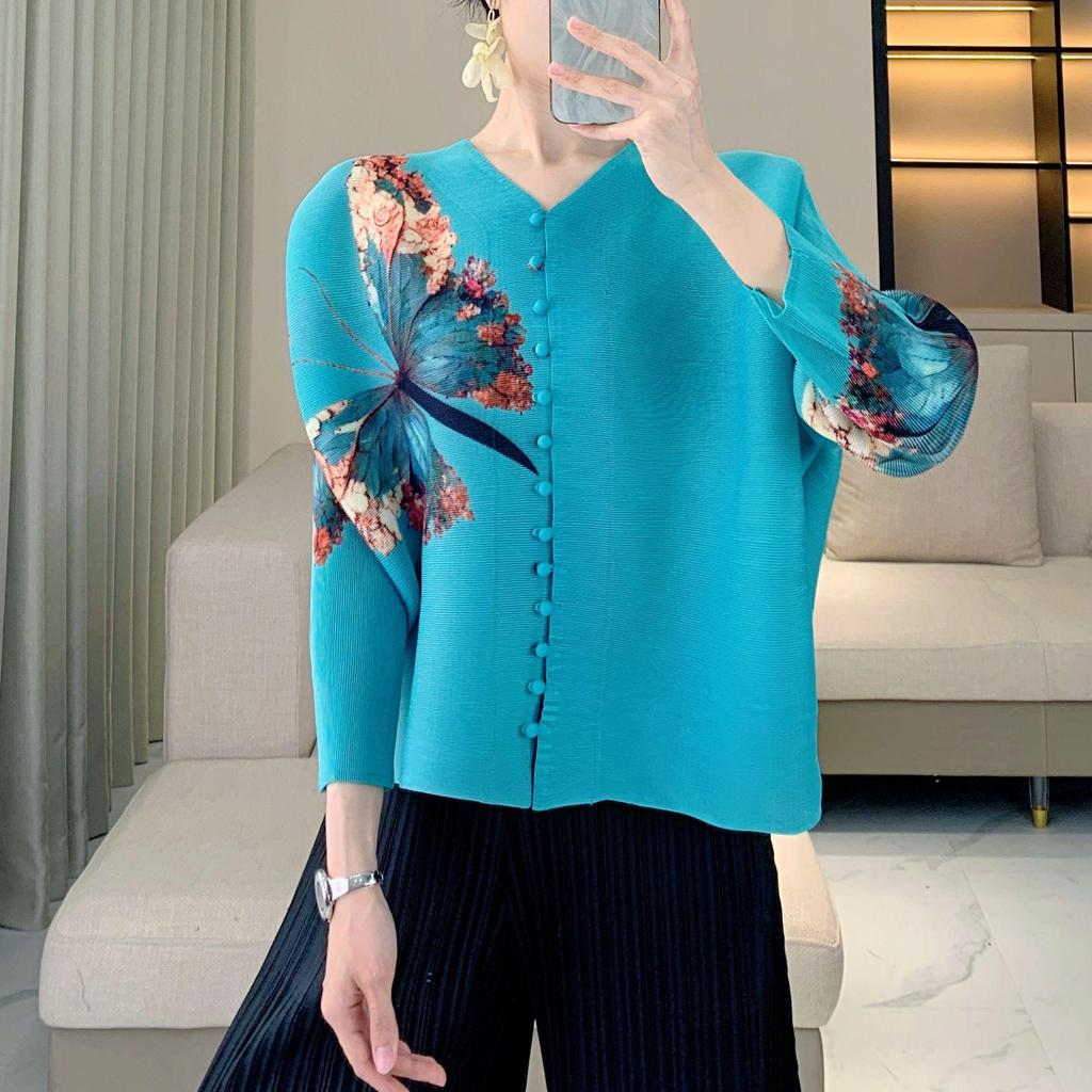 2025 Spring Butterfly Print Ruched Nine-Sleeve Cardigan: Chinese Style Buttoned Top for Moms