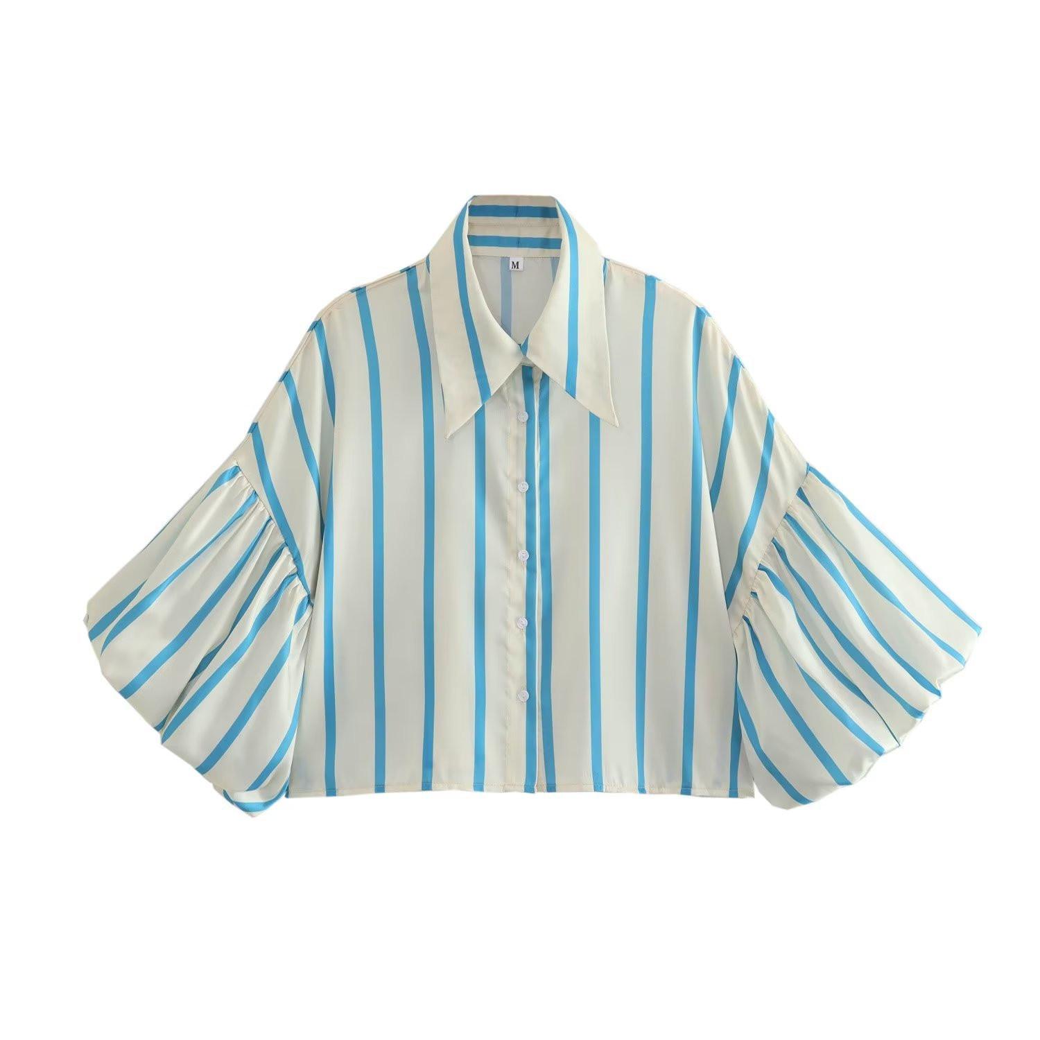 

Женская повседневная футболка с v-образным вырезом и коротким рукавом с цветочным принтом и декоративными пуговицами, топ M синий