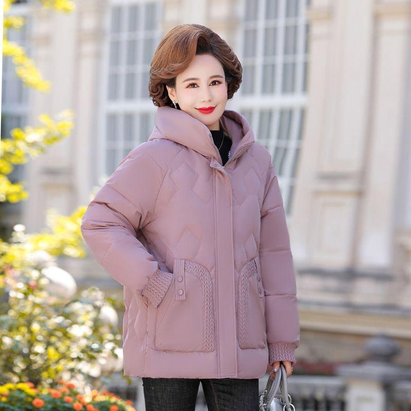 Zimní oblečení s velkým dámským bavlněným kabátem středního věku s bavlněným vatovaným fleecovým oblečením
