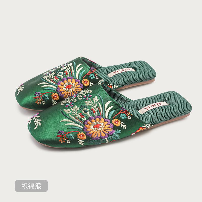 Fashion Luxury Silk Satin Slippers Women Chinese Embroidered Flower Design House Slippers Light Comfortable Winter Warm Mules Flip Flops