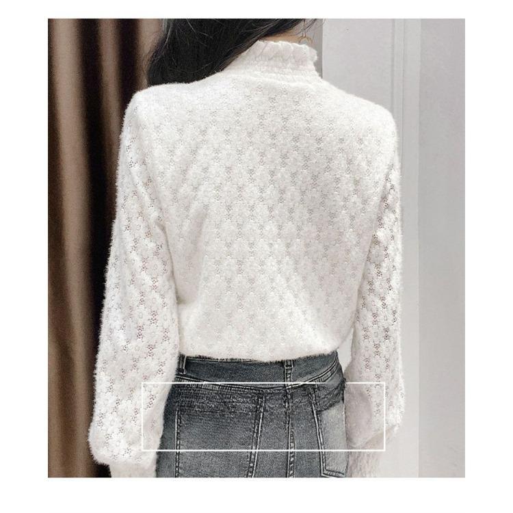 Fermecător și practic: Cămașă de bază din catifea și dantelă pentru iarnă