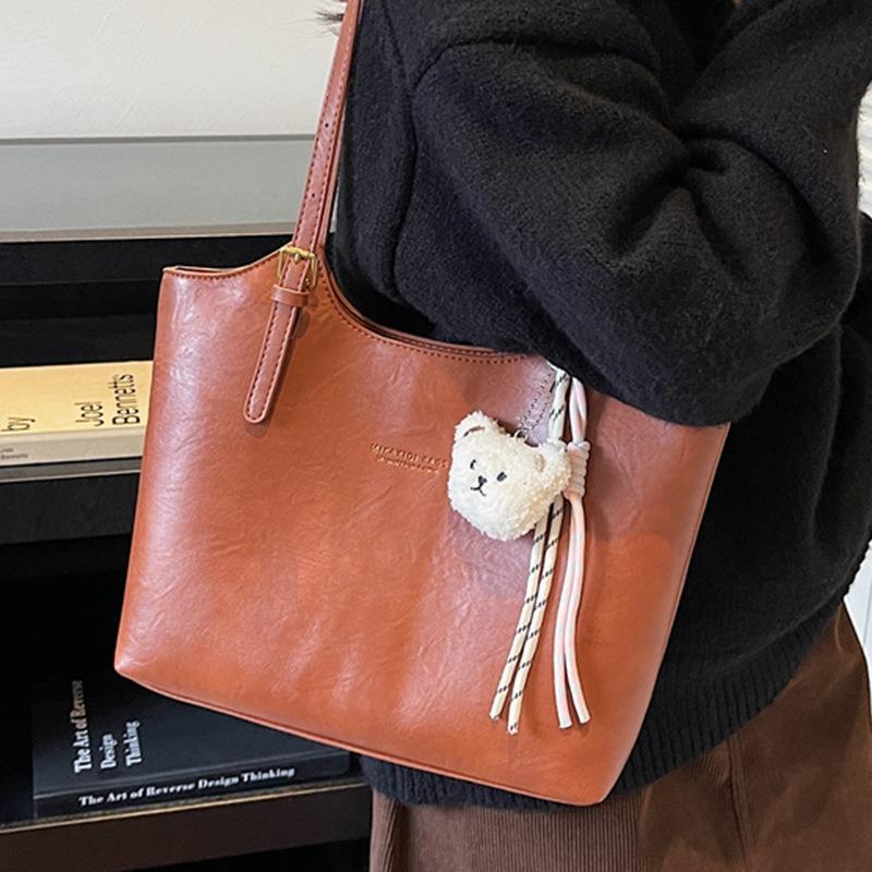 Casual fashionable large-capacity commuter tote bag autumn new simple underarm bag shoulder bag