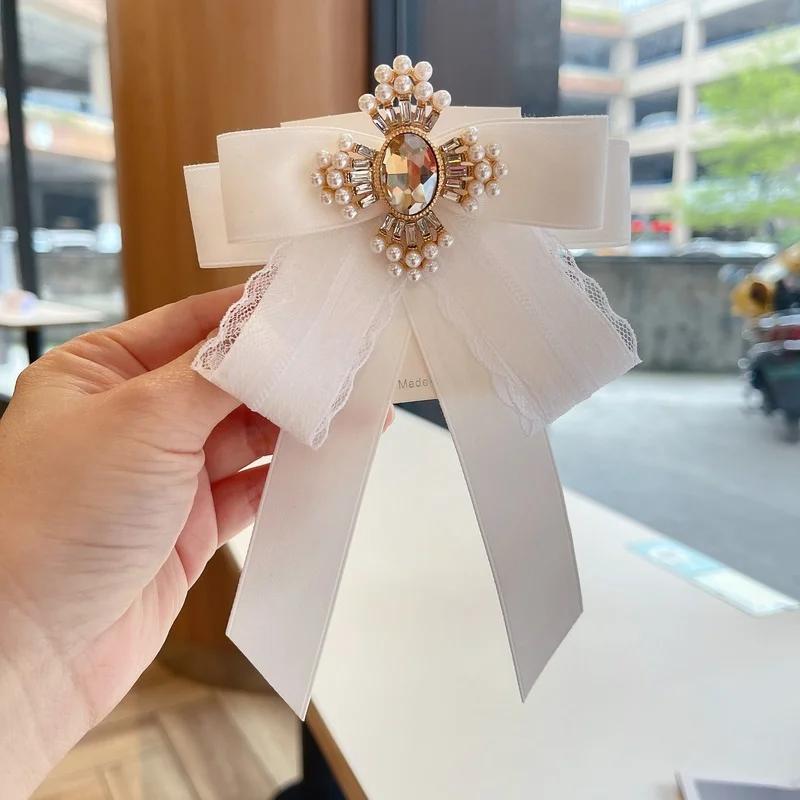 Pink Fabric Lace Bow Tie Brooches for Women Cross Pearl Crystal Shirt Collar Pins Fashion Brooch Wedding Party Jewelry