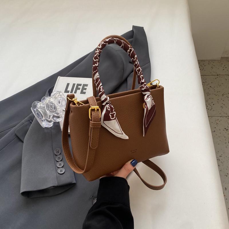 Стильная корейская сумка через плечо 2023 Новая Осенне-Зимняя Коммутерская Сумка-Ведро Высококлассная Сумка Кросс-боди кофейный