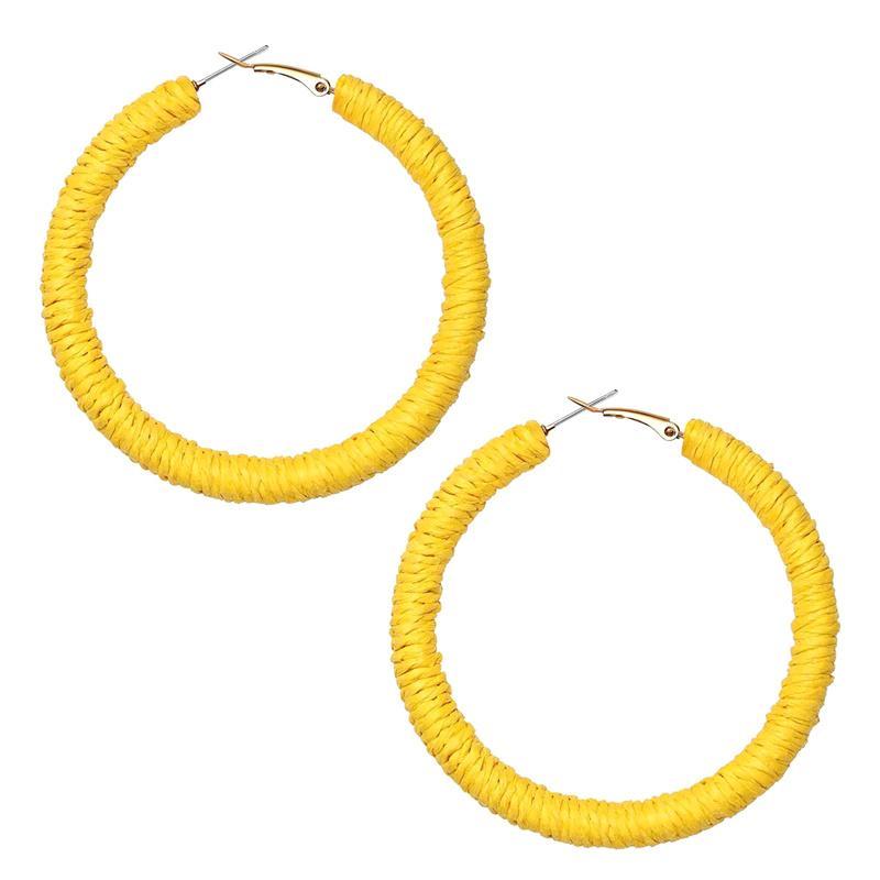 

Маленькие свежие серьги-кольца из рафии радужного карамельного цвета, аксессуары жёлтый