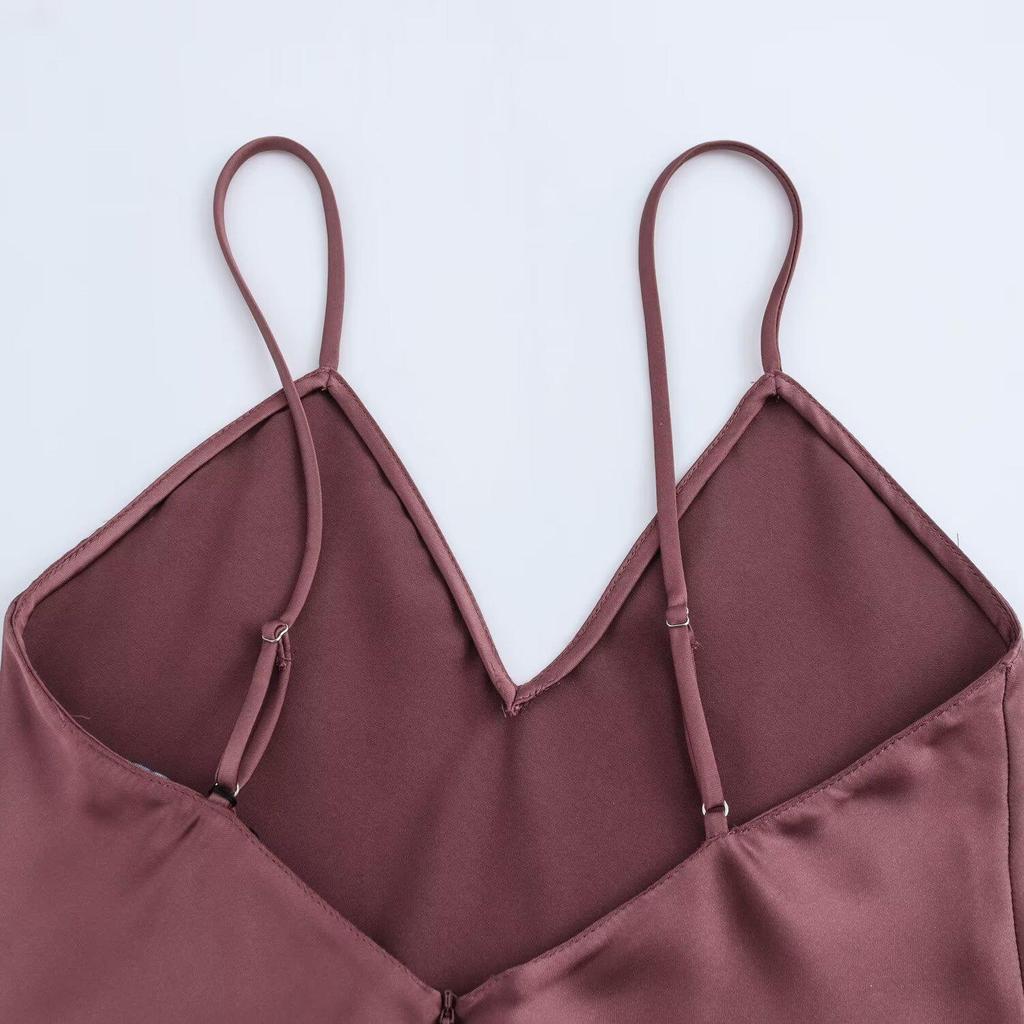 Dámské saténové slipové šaty bez ramínek s výstřihem do V na jaro 2025