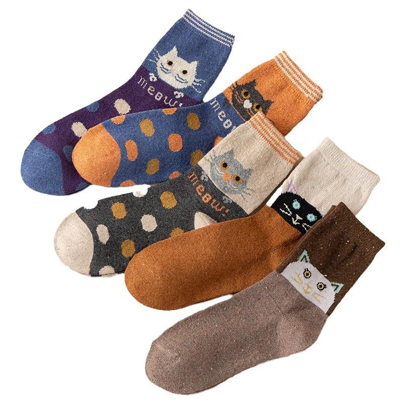 5 Pairs of Female Cute Cartoon Dot Yarn Cat Thick Warm Tube Socks