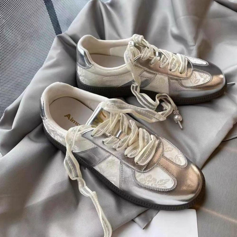 Women's Premium Designer Sneakers Light Comfortable Lace-Up Flats Casual Walking Shoes Fashion Ladies Shoes