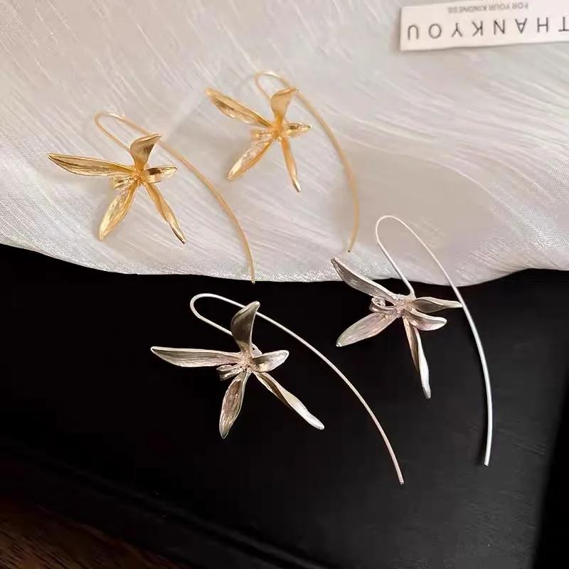 Exquisite Blooming Flower Hook Earrings Accessories Simple Gold Silver Color Plant Dangle Earrings For Women Party Jewelry Gifts