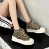 Retro Fashion Sports Canvas Damen Frühling und Herbst Neue Leopardenmuster Quadratischer Kopf Schnürschuhe College Style Casual Sneakers