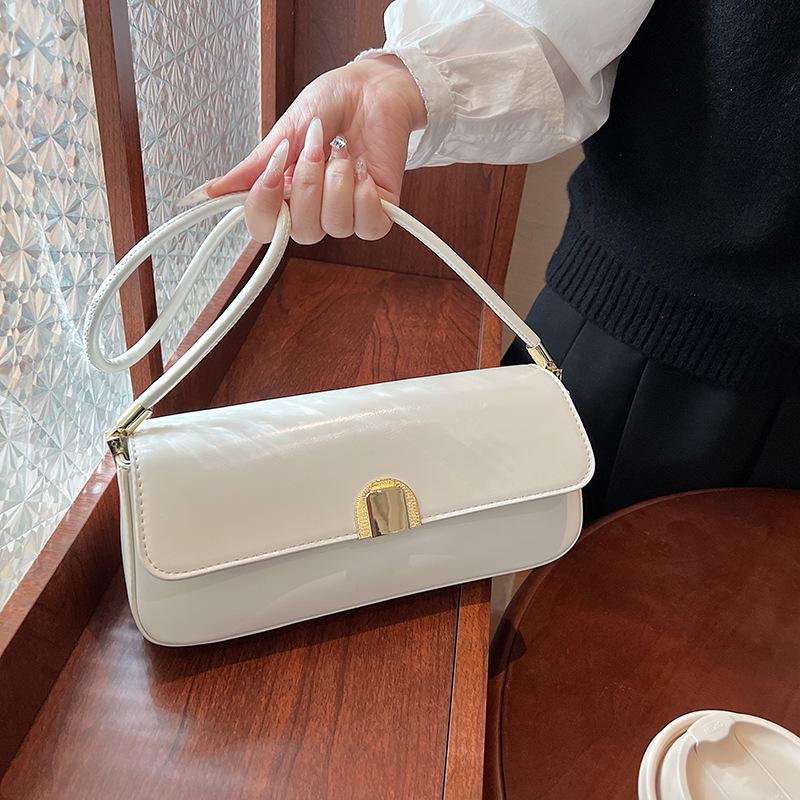 Korean version of fashion underarm bag women's bag 2025 new niche texture shoulder small square bag commuter baguette bag