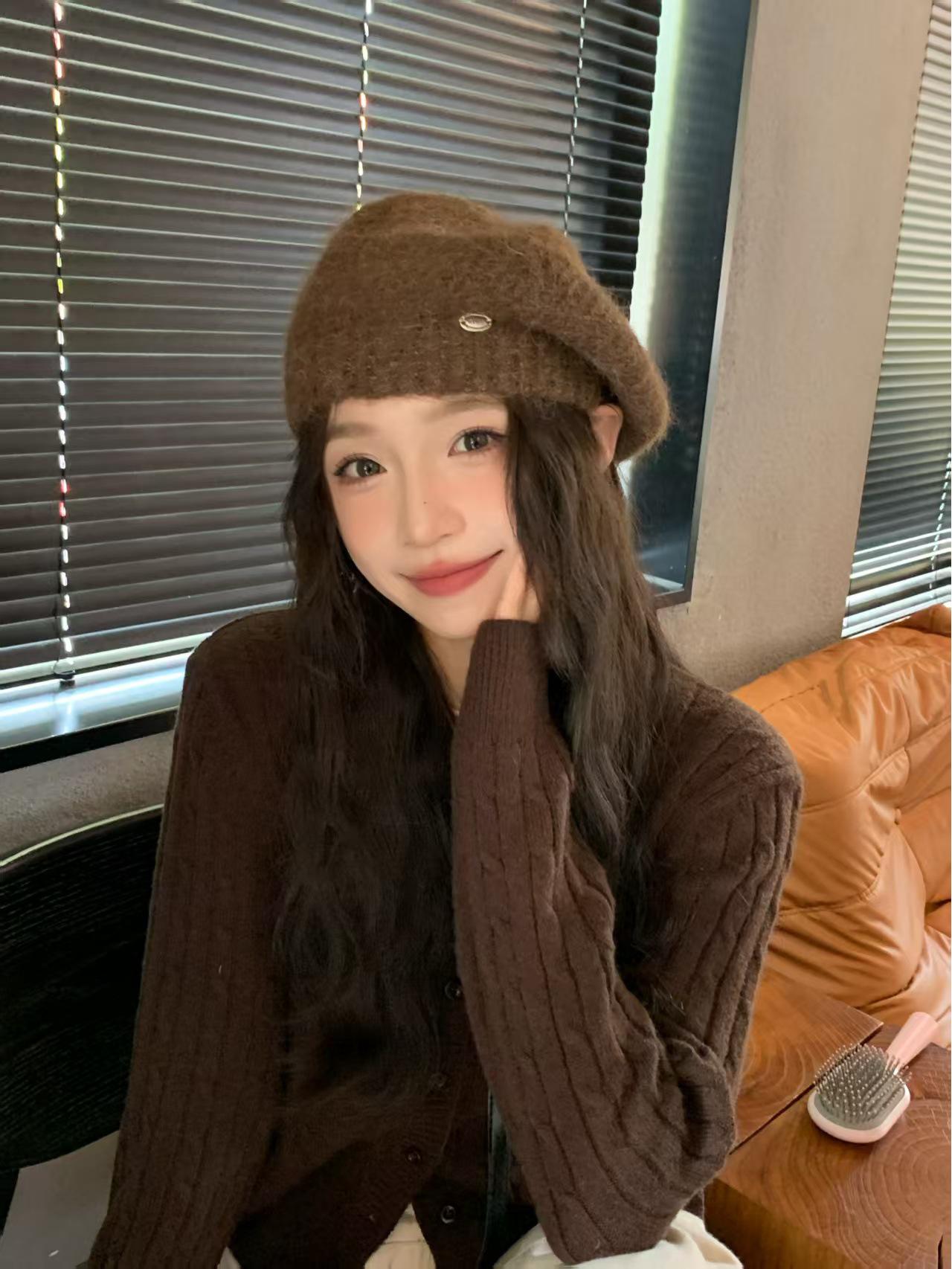 

Женская вязаная шапка-бини в корейском стиле из шерсти - Теплая, модная и хорошо сидящая на большом обхвате головы One Size кофейный