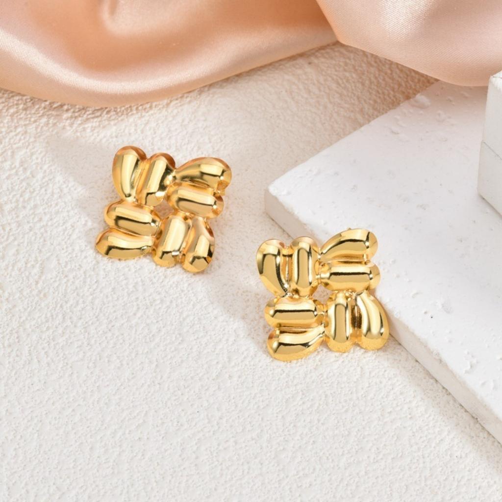 1 Pair Stylish 18K Gold Plated 304 Stainless Steel Ear Post Stud Earrings Heart Flower Butterfly Starfish For Women Gift