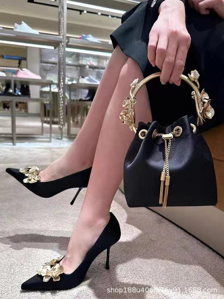 

[Spot] Pointed black high heels design sense niche French small high heel single shoes new stiletto shoes 40