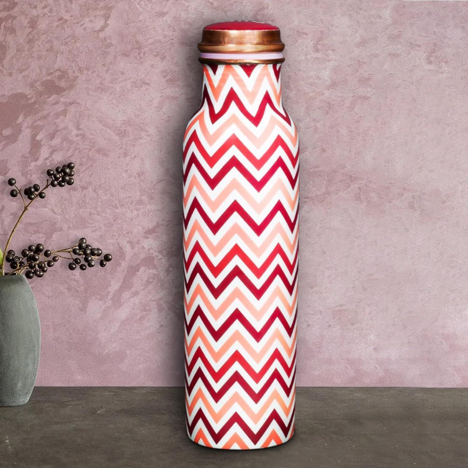 

Бутылка для воды из чистой меди 1 литр Щелочная и антиоксидантная | 100% герметичная, Офис, , Современная бутылка Тамба для взрослых, (Шеврон красный и розовый)