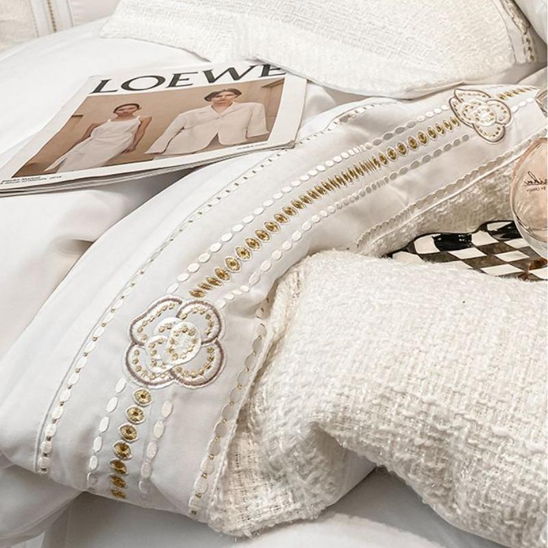 Four Seasons Universal Bedding Light Luxury Small Fragrance High-end Embroidery Thickened Matted Four-piece Sheet Luxury Bedding