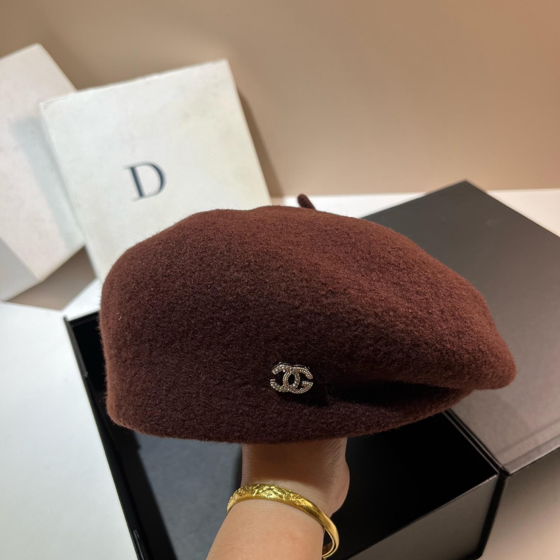 

Granular Wool Small Fragrant Beret Women S Versatile Edge Pressing Shape Warm Painter Hat One size fits all темно-коричневого кольору