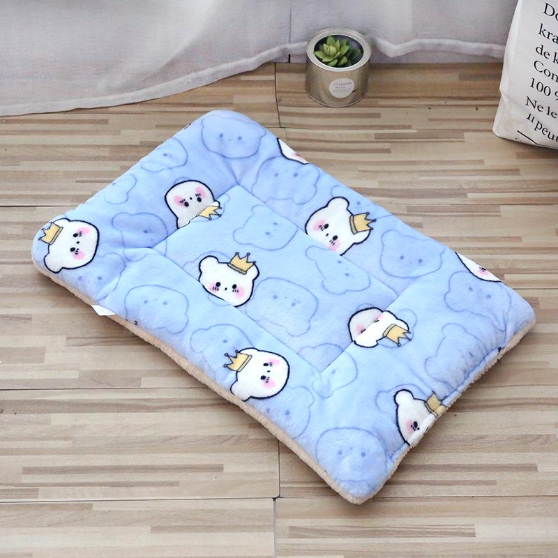Plush Coral Fleece Pet Bed & Cushion: Cozy Cat Sleeping Pad & Dog Blanket