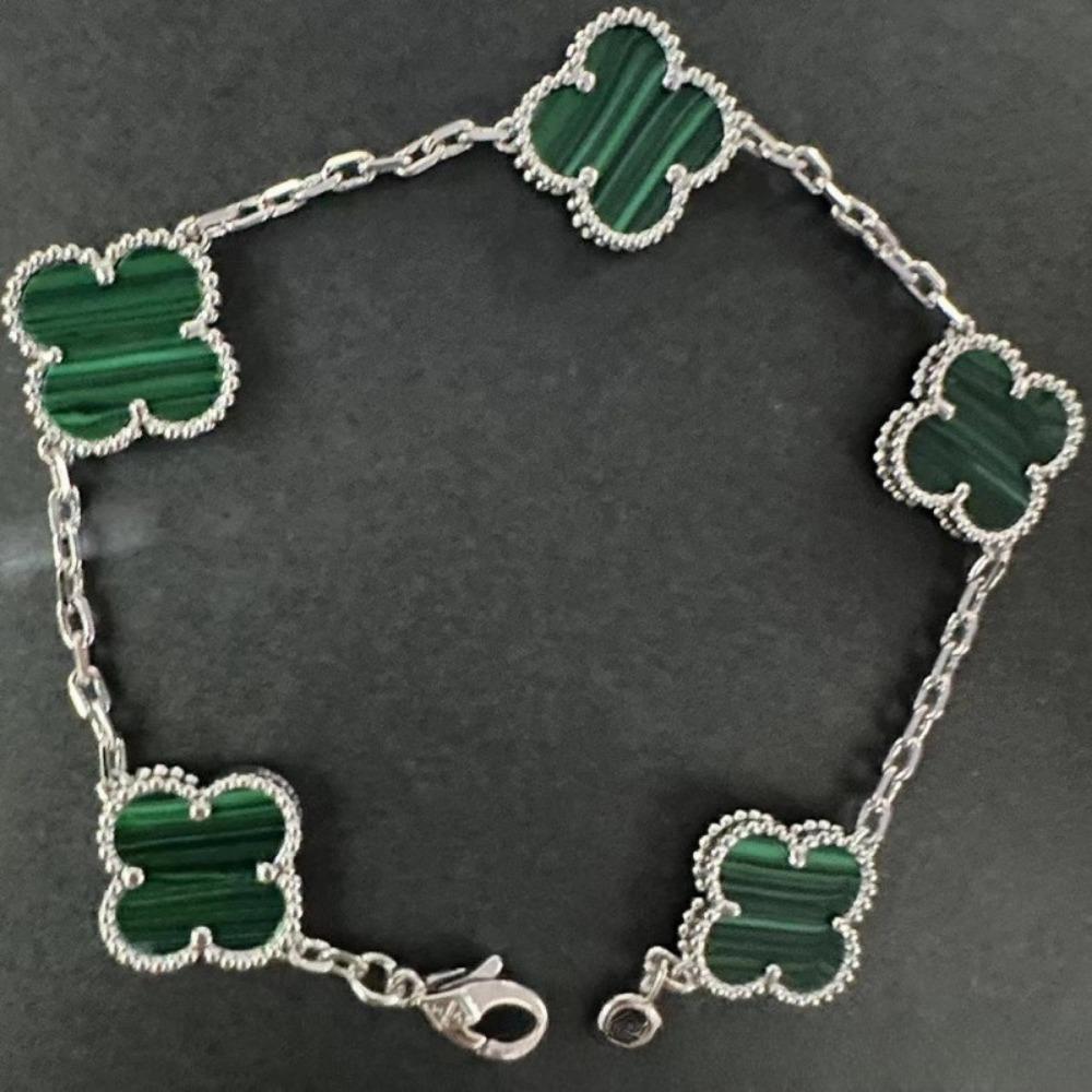 Hochwertiges Kleeblattarmband für Damen Fünf-Blüten-Armband mit natürlichem weißen Perlmutt und rotem Karneol