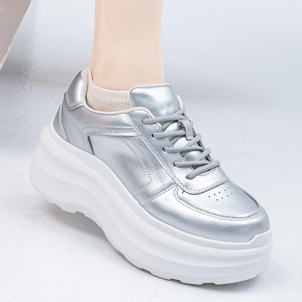 Customized cloud dream 2025 leather thick-soled white shoes for women's spring new height-increasing casual shoes trendy sports shoes for women