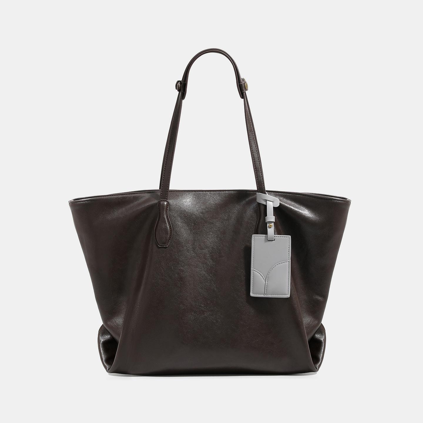

Simple Soft Leather Tote Bag, Large Capacity, Versatile for Commuting, Student Shoulder Bag for Class кавовий