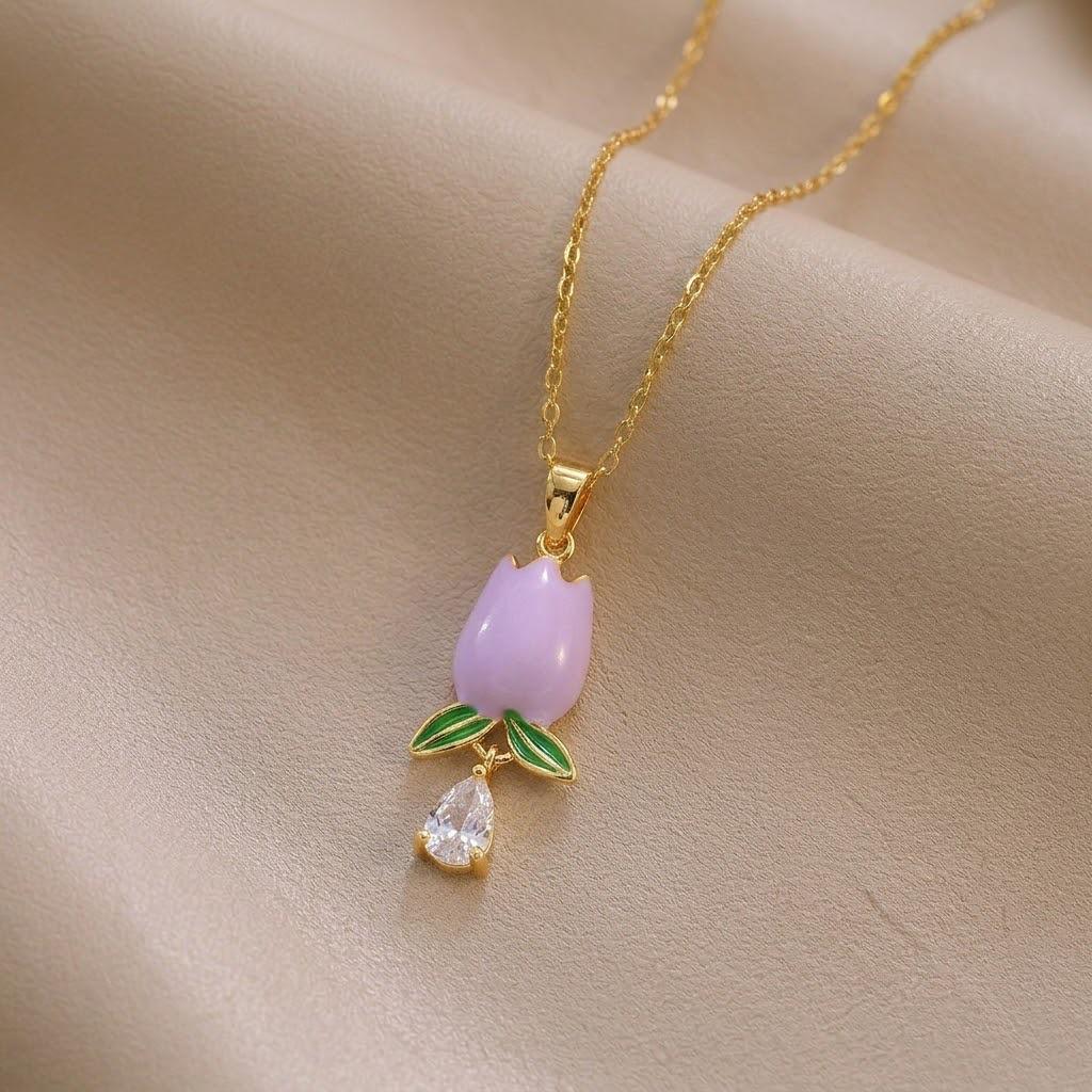 European-American Floral Pearl Necklace with Zirconia Flowers and Full Diamond Pendant