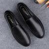Fashion Comfortable Genuine Leather Mens Loafers Soft-Soled Slip-On Flats Versatile Casual Shoes Business Formal Leather Shoes Moccasins