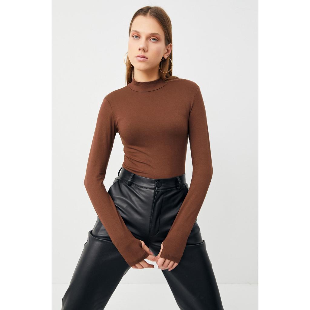 Schwarzer Damen-Body mit Fingerdetail