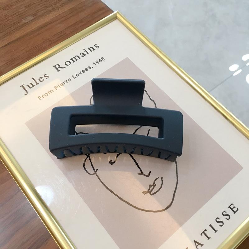 Wholesale Resin Hair Clip Trendy Geometric Design 8.5cm Size