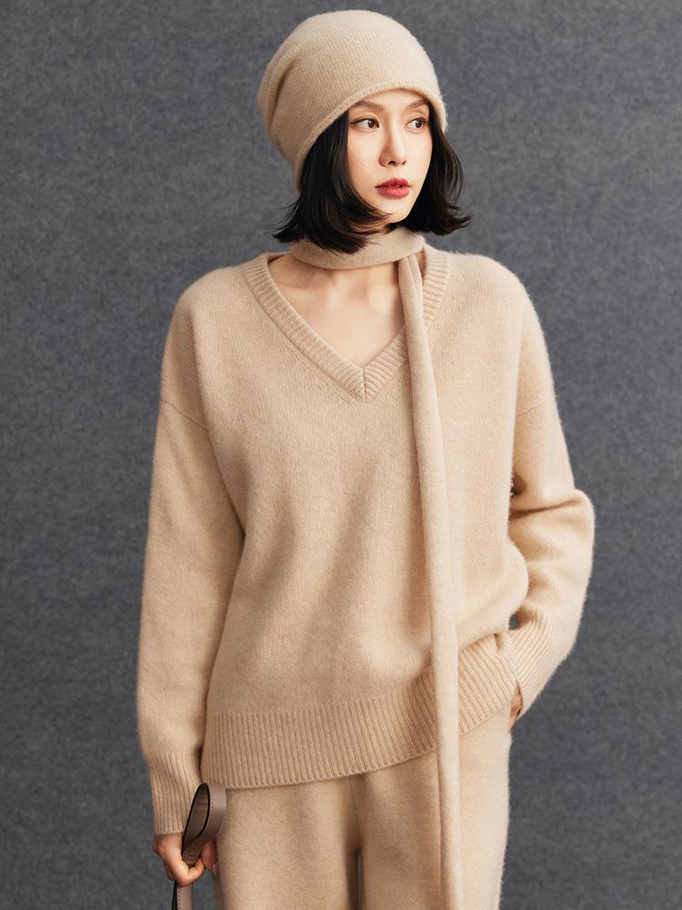 Women's V-neck Cashmere Sweater - 2026 Autumn/Winter, Gentle Style, Loose, Slimming, Thick Base Layer Pullover.