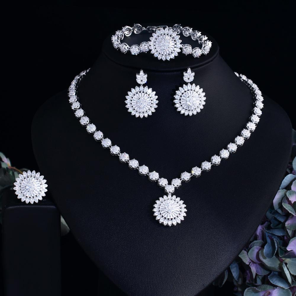 

Цветочное циркониевое ожерелье, серьги, браслет, кольцо, набор из четырех предметов, свадебная одежда, набор свадебных аксессуаров, цепочка