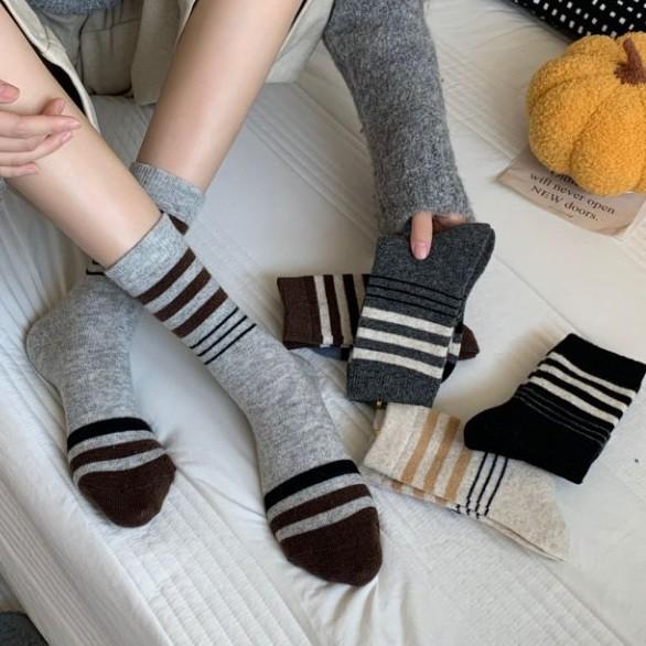 Retro Medium Tube Socks Color Matching Thickened Warm Fashion Season Socks Contrasting Stripes Wool Stacking Stockings