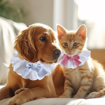 Colletto Bavaglino in Pizzo per Animali Domestici Bandana Regolabile con Fiocco Sciarpa Dolce in Pizzo Fatta a Mano per Accessori per Travestimenti di Compleanno di Animali Domestici
