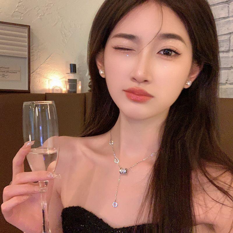 New small waist fringed necklace women's collarbone chain temperament sweater chain niche high-end versatile accessories