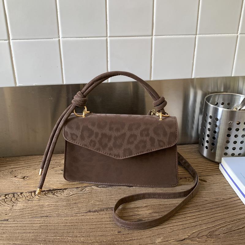 

Light luxury smudge gradual change handbag retro fashion new shoulder bag high temperament versatile messenger bag women s bag коричневый