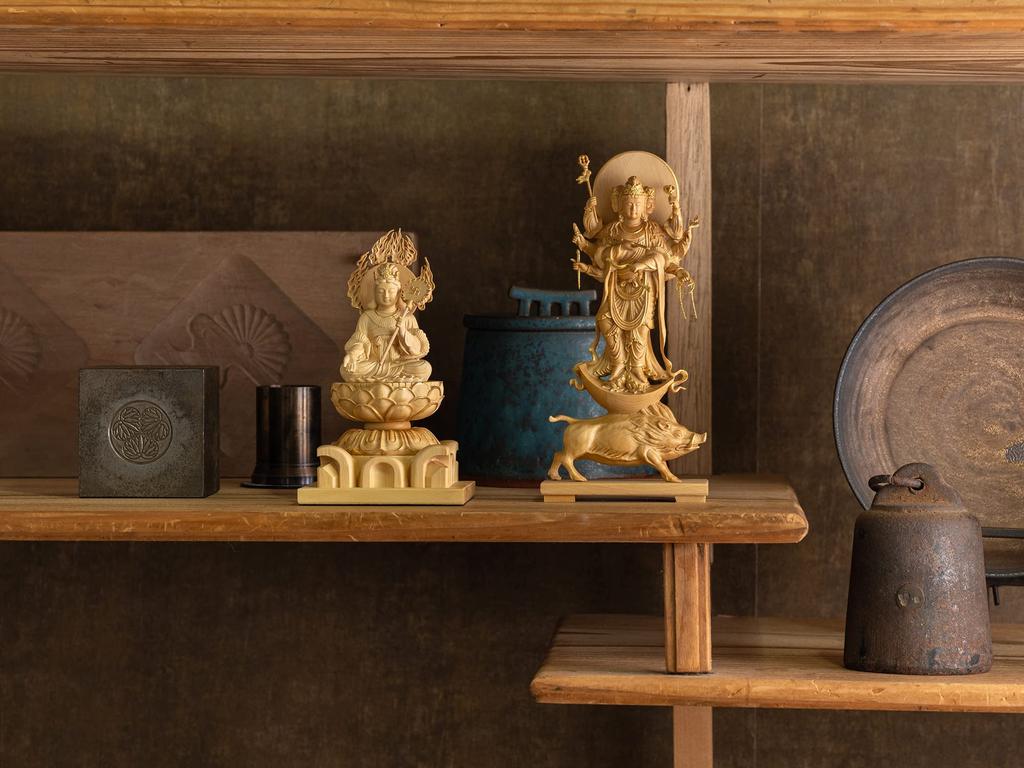 Drobná stojící socha Buddhy Marishiten, zimostráz, zlatá barva, socha, dřevořezba, ozdoba Marishin 13,5 cm (Dřevěná povrchová úprava)_Buddha (GSB