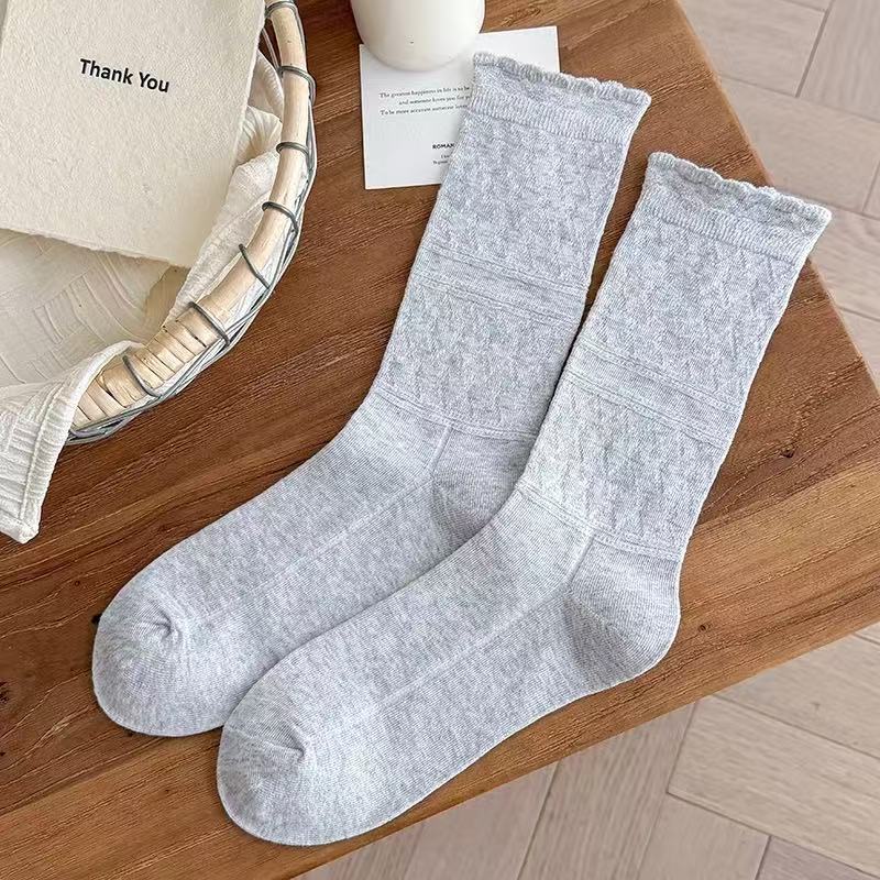 Spring and Summer Lightweight College Style Gathered Socks with Lace Edges - Versatile and Retro Striped Mid-Calf Women's Socks