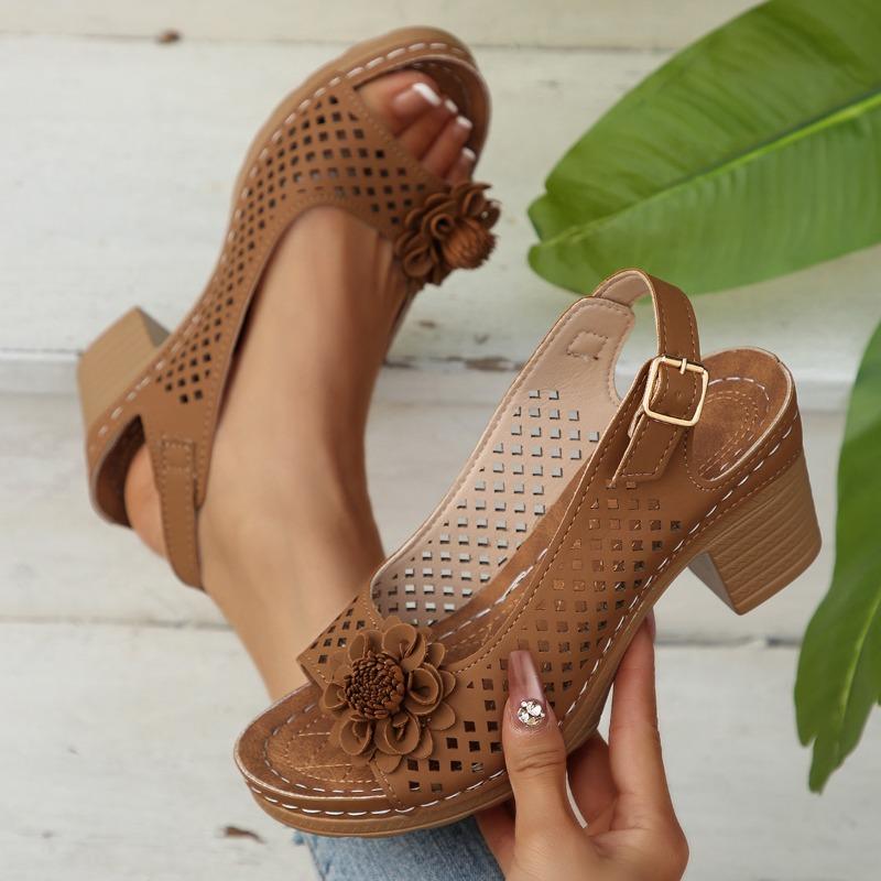 Large Size Flower High Heel Cool Slippers Women's Summer New Fashion Thick Heel Buckle Cool Slippers Women