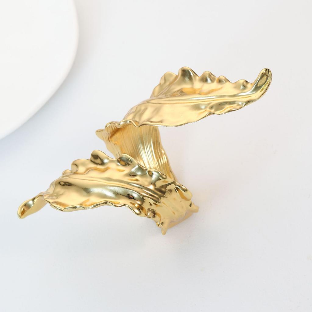 Premium women's bracelet gold-plated personality exaggerated leaf winding electroplated opening bracelet