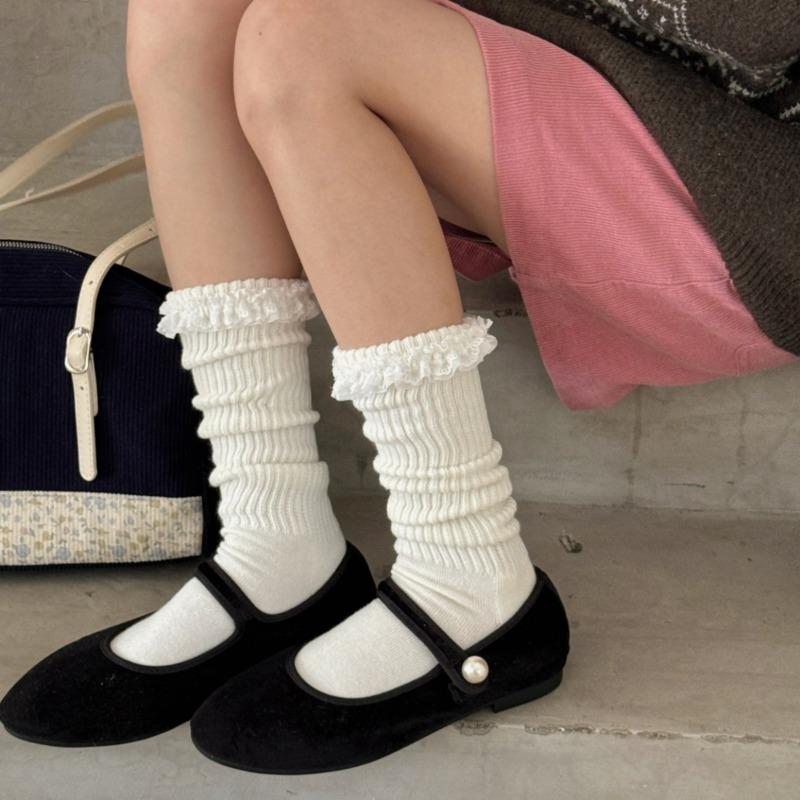 Sweet Lace Vertical Striped Thickened Loop Socks for Warmth In Autumn and Winter, Boneless Pile Socks for Women