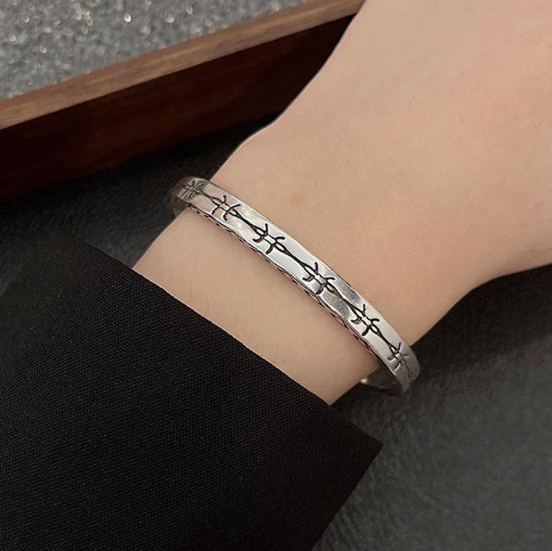 Retro Korean Diamond Pattern Geometric Bracelet - Unique High-End Cool Style