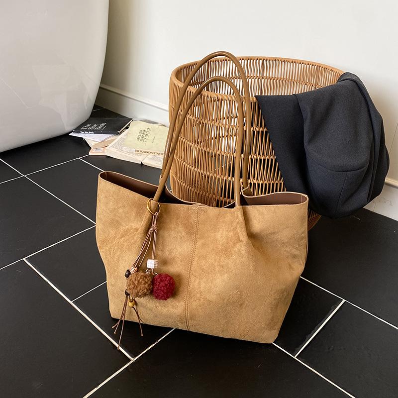 Autumn and winter new suede commuter large-capacity tote bag women's casual simple versatile shoulder bag