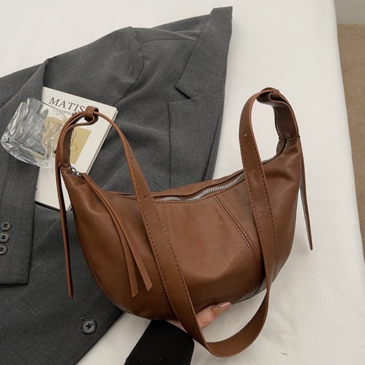 

Retro soft leather dumpling bag women s shoulder messenger bag кавовий